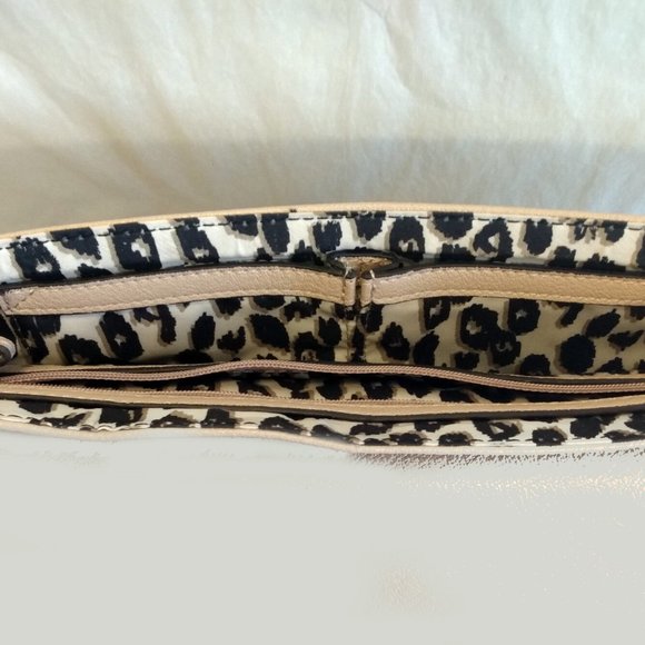 Nine West Clutch Purse-Carmel/Beige with Gold Toned Accents - Picture 10 of 14